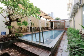  Favor Hotel Makassar City Center By LIFE  Макассар